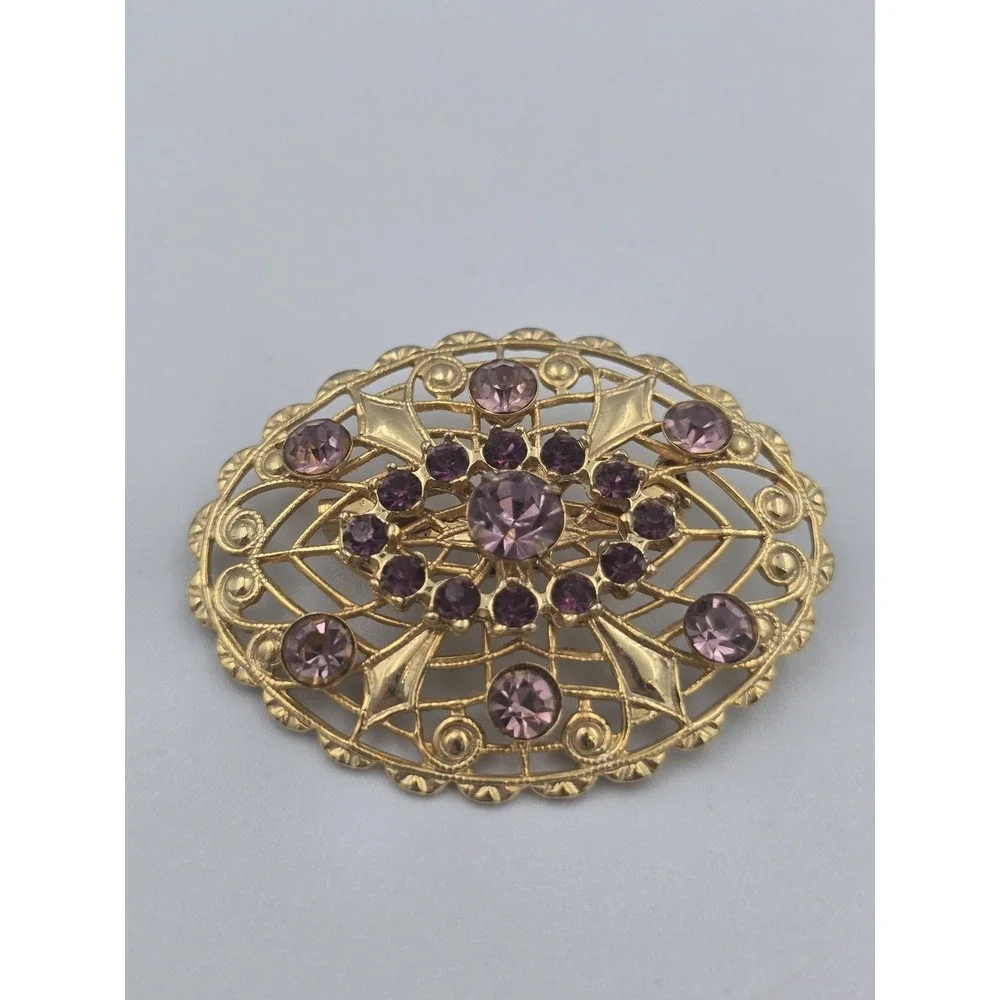 Vintage Gold Tone Filigree Oval Brooch Pin Light Dark Purple Rhinestones Estate